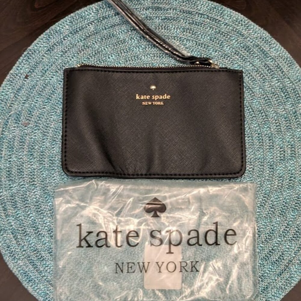 O1 KATE SPADE NY Lucy Saffiano Leather Med Wristlet